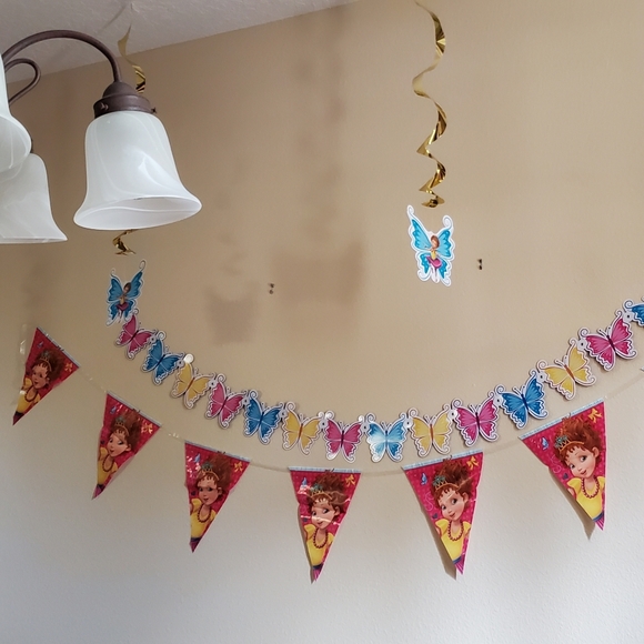 Bundle of Fancy Nancy theme party decor - Picture 7 of 10